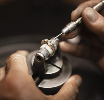 انواع تکنیک‌های جواهرسازی: ریخته‌گری، مخراج‌کاری، مدل‌سازی و مونتاژ